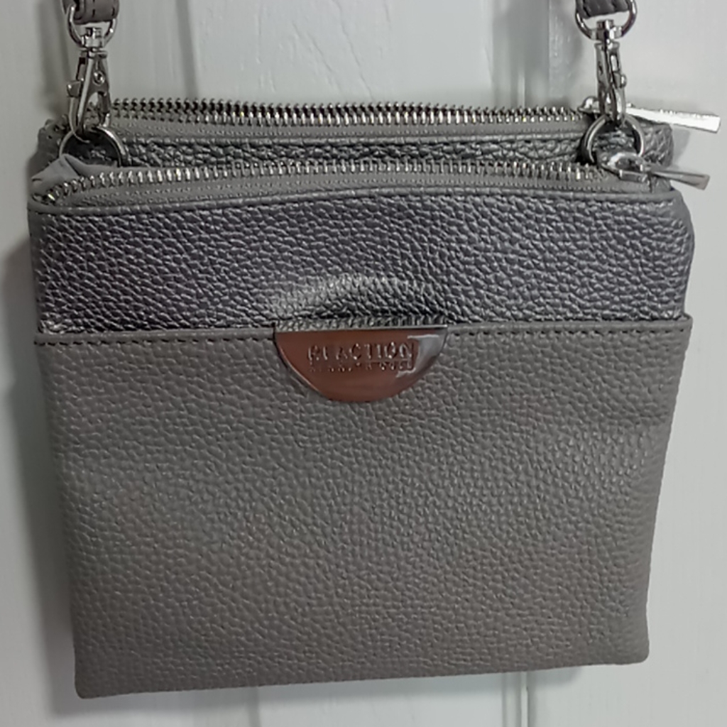 Brand New Kenneth Cole